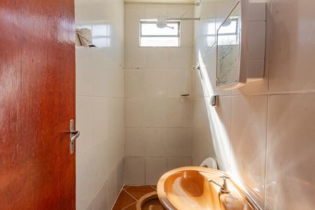 Banheiro de casa para alugar com 1 quarto, 30m² em Vila Moraes, São Paulo
