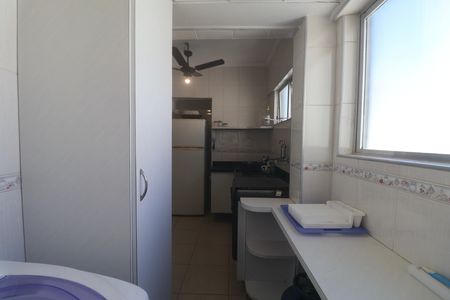 Apartamento para alugar com 132m², 3 quartos e 1 vagaÁrea de Serviço