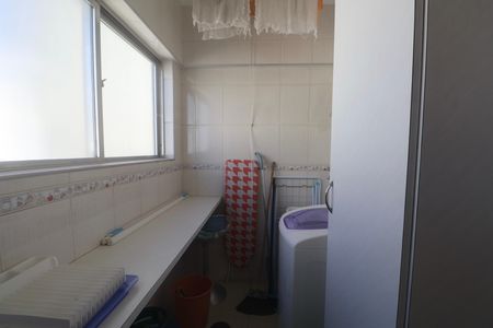 Apartamento para alugar com 132m², 3 quartos e 1 vagaÁrea de Serviço