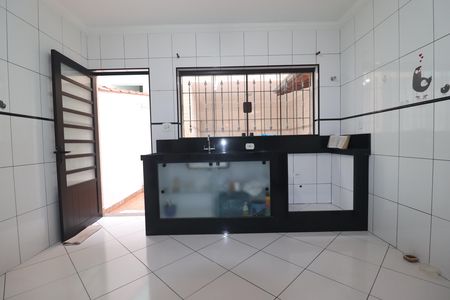 Casa para alugar com 200m², 3 quartos e 2 vagasCozinha
