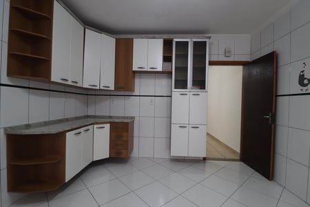 Casa para alugar com 200m², 3 quartos e 2 vagasCozinha