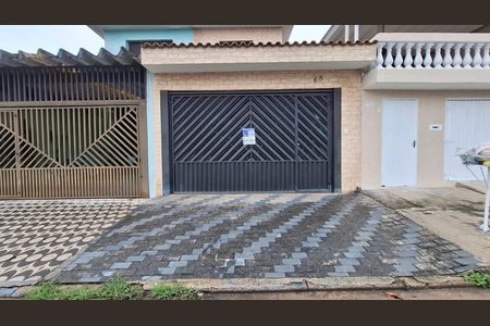 Casa para alugar com 200m², 3 quartos e 2 vagasFachada