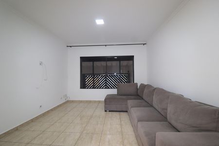 Casa para alugar com 200m², 3 quartos e 2 vagasSala