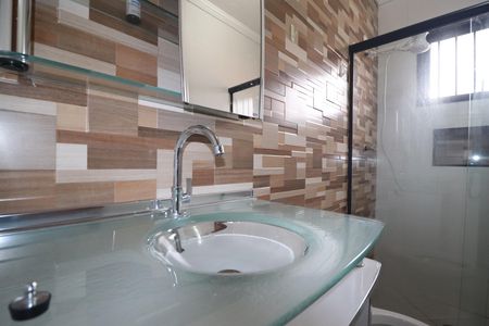 Casa para alugar com 200m², 3 quartos e 2 vagasBanheiro Quarto 1 suíte