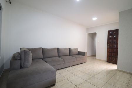 Casa para alugar com 200m², 3 quartos e 2 vagasSala