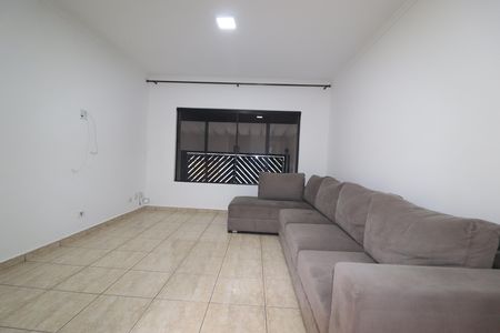 Casa para alugar com 200m², 3 quartos e 2 vagasSala