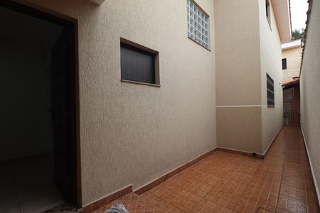 Casa para alugar com 200m², 3 quartos e 2 vagasQuintal