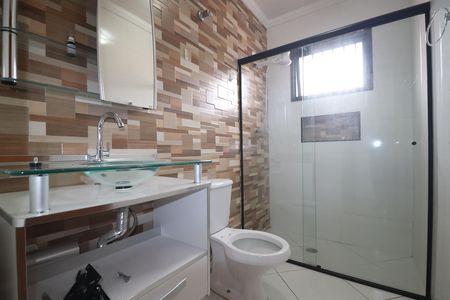 Casa para alugar com 200m², 3 quartos e 2 vagasBanheiro Quarto 1 suíte
