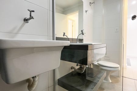 Banheiro de apartamento para alugar com 1 quarto, 40m² em Embaré, Santos