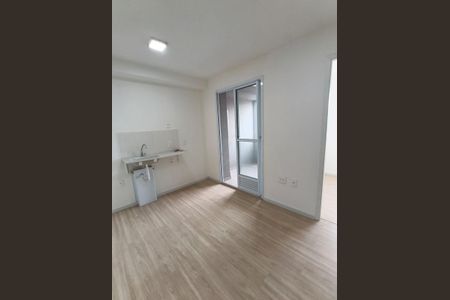 Cozinha de apartamento para alugar com 2 quartos, 32m² em Vila Plana, São Paulo