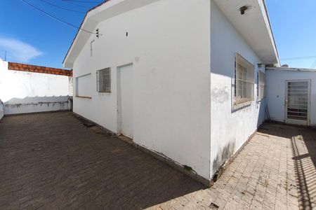 Casa à venda com 200m², 4 quartos e 4 vagas Casa à venda com 200m², 4 quartos e 4 vagasQuintal