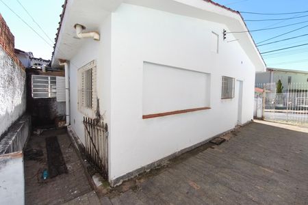Casa à venda com 200m², 4 quartos e 4 vagas Casa à venda com 200m², 4 quartos e 4 vagasQuintal