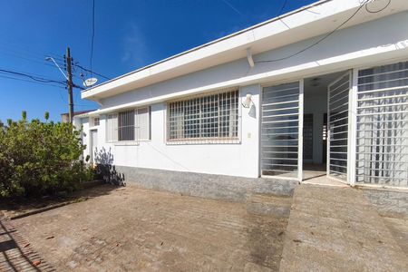 Casa à venda com 200m², 4 quartos e 4 vagas Casa à venda com 200m², 4 quartos e 4 vagasQuintal