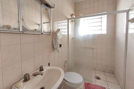 Casa à venda com 200m², 4 quartos e 4 vagas Casa à venda com 200m², 4 quartos e 4 vagasBanheiro