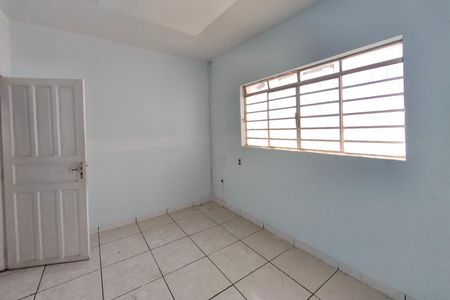 Casa à venda com 200m², 4 quartos e 4 vagas Casa à venda com 200m², 4 quartos e 4 vagasQuarto 2