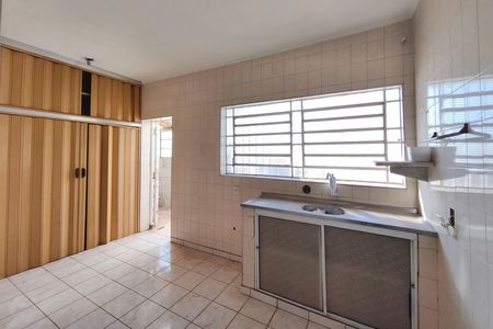 Casa à venda com 200m², 4 quartos e 4 vagas Casa à venda com 200m², 4 quartos e 4 vagasCozinha