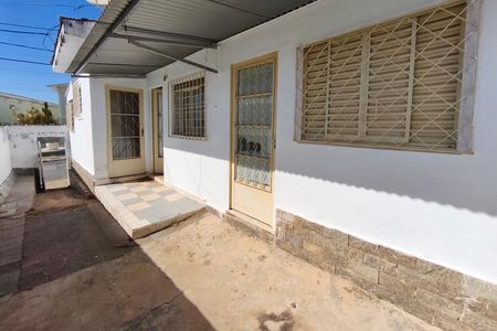 Casa à venda com 200m², 4 quartos e 4 vagas Casa à venda com 200m², 4 quartos e 4 vagasQuintal - Casa 2