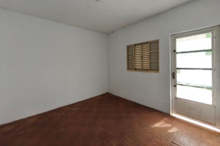 Casa à venda com 200m², 4 quartos e 4 vagas Casa à venda com 200m², 4 quartos e 4 vagasCasa 2 - Quarto
