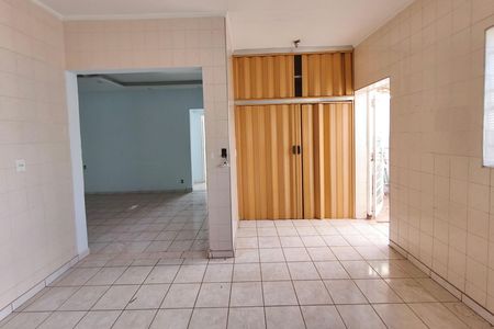 Casa à venda com 200m², 4 quartos e 4 vagas Casa à venda com 200m², 4 quartos e 4 vagasCozinha