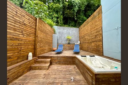Casa para alugar com 130m², 2 quartos e 2 vagas Casa para alugar com 130m², 2 quartos e 2 vagasÁrea externa