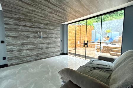Casa para alugar com 130m², 2 quartos e 2 vagas Casa para alugar com 130m², 2 quartos e 2 vagasSala