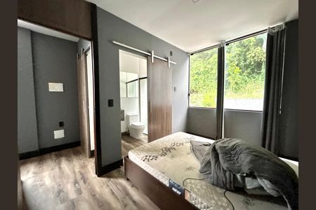 Suíte 2 de casa para alugar com 2 quartos, 130m² em Morro da Cruz, Florianópolis