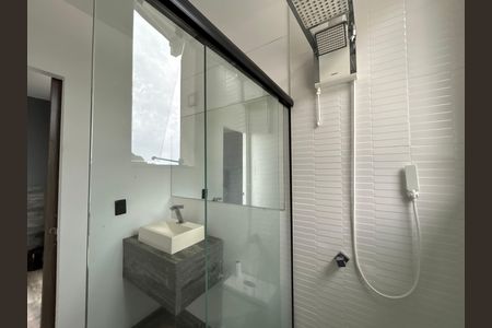 Casa para alugar com 130m², 2 quartos e 2 vagas Casa para alugar com 130m², 2 quartos e 2 vagasBanheiro da Suíte 1