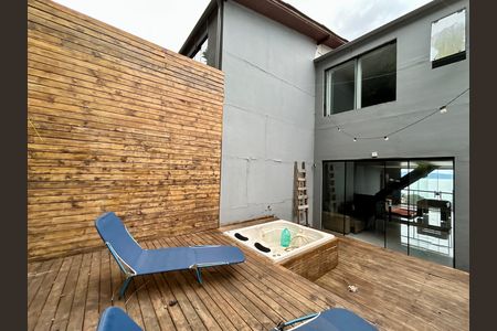 Casa para alugar com 130m², 2 quartos e 2 vagas Casa para alugar com 130m², 2 quartos e 2 vagasÁrea externa