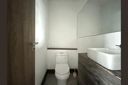 Casa para alugar com 130m², 2 quartos e 2 vagas Casa para alugar com 130m², 2 quartos e 2 vagasLavabo