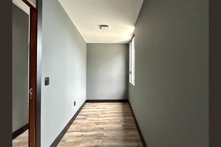 Sala 2 de casa para alugar com 2 quartos, 130m² em Morro da Cruz, Florianópolis