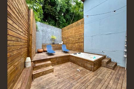 Casa para alugar com 130m², 2 quartos e 2 vagas Casa para alugar com 130m², 2 quartos e 2 vagasÁrea externa