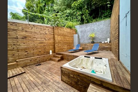 Casa para alugar com 130m², 2 quartos e 2 vagas Casa para alugar com 130m², 2 quartos e 2 vagasÁrea externa