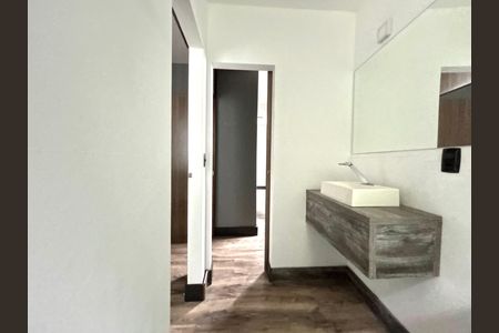 Casa para alugar com 130m², 2 quartos e 2 vagas Casa para alugar com 130m², 2 quartos e 2 vagasBanheiro da Suíte 2