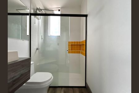 Casa para alugar com 130m², 2 quartos e 2 vagas Casa para alugar com 130m², 2 quartos e 2 vagasBanheiro da Suíte 1