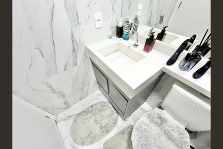 Apartamento à venda com 39m², 2 quartos e sem vaga Apartamento à venda com 39m², 2 quartos e sem vagaBanheiro
