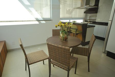 Apartamento para alugar com 114m², 3 quartos e 2 vagasÁrea de convivência 