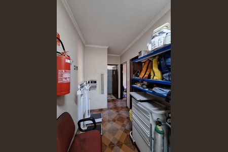 Hall de casa à venda com 3 quartos, 247m² em Vila Romero, São Paulo