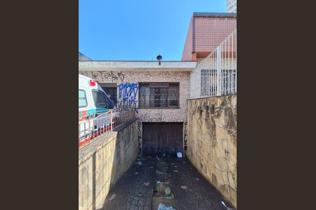 Garagem de casa à venda com 3 quartos, 247m² em Vila Romero, São Paulo