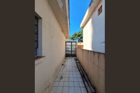 Lateral de casa à venda com 3 quartos, 247m² em Vila Romero, São Paulo
