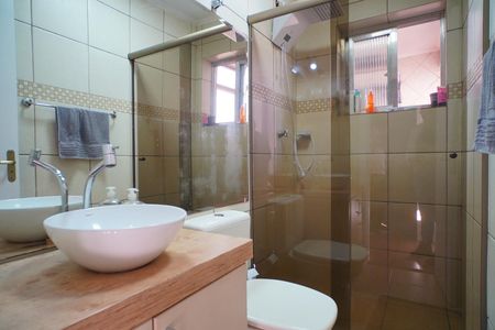 Banheiro  de apartamento à venda com 2 quartos, 71m² em Sarandi, Porto Alegre