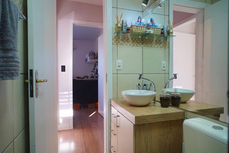 Apartamento à venda com 71m², 2 quartos e 1 vaga Apartamento à venda com 71m², 2 quartos e 1 vagaBanheiro