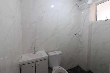 Banheiro de apartamento para alugar com 1 quarto, 30m² em Santo Antônio, Osasco
