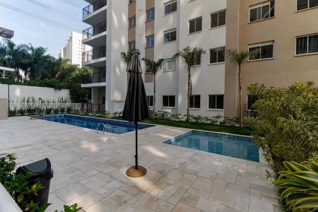 Apartamento para alugar com 35m², 2 quartos e sem vaga Apartamento para alugar com 35m², 2 quartos e sem vagaÁrea comum - Piscina