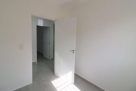 Quarto 1 de apartamento para alugar com 2 quartos, 40m² em Santo Antônio, Osasco
