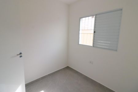 Quarto 1 de apartamento para alugar com 2 quartos, 40m² em Santo Antônio, Osasco