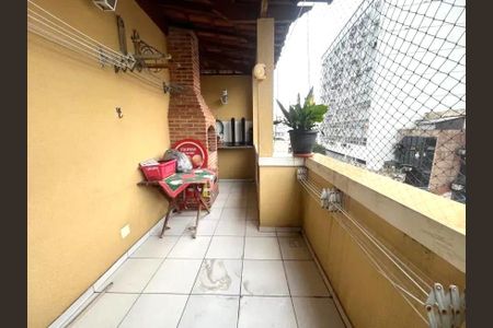 Apartamento à venda com 75m², 2 quartos e sem vaga Apartamento à venda com 75m², 2 quartos e sem vagaVaranda