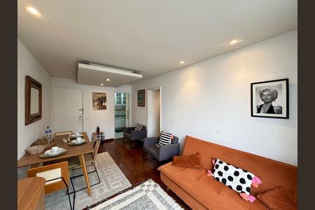 Apartamento para alugar com 72m², 2 quartos e 1 vaga Apartamento para alugar com 72m², 2 quartos e 1 vagaSala