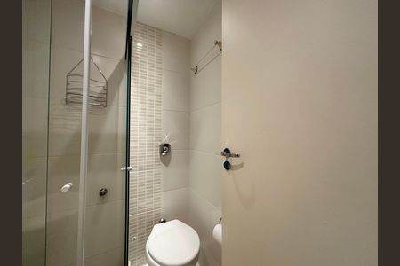 Apartamento para alugar com 72m², 2 quartos e 1 vaga Apartamento para alugar com 72m², 2 quartos e 1 vagaBanheiro social