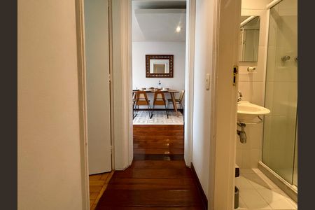 Apartamento para alugar com 72m², 2 quartos e 1 vaga Apartamento para alugar com 72m², 2 quartos e 1 vagaSala - corredor de acesso aos cômodos