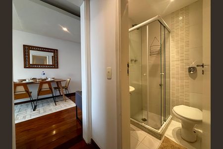 Apartamento para alugar com 72m², 2 quartos e 1 vaga Apartamento para alugar com 72m², 2 quartos e 1 vagaBanheiro social